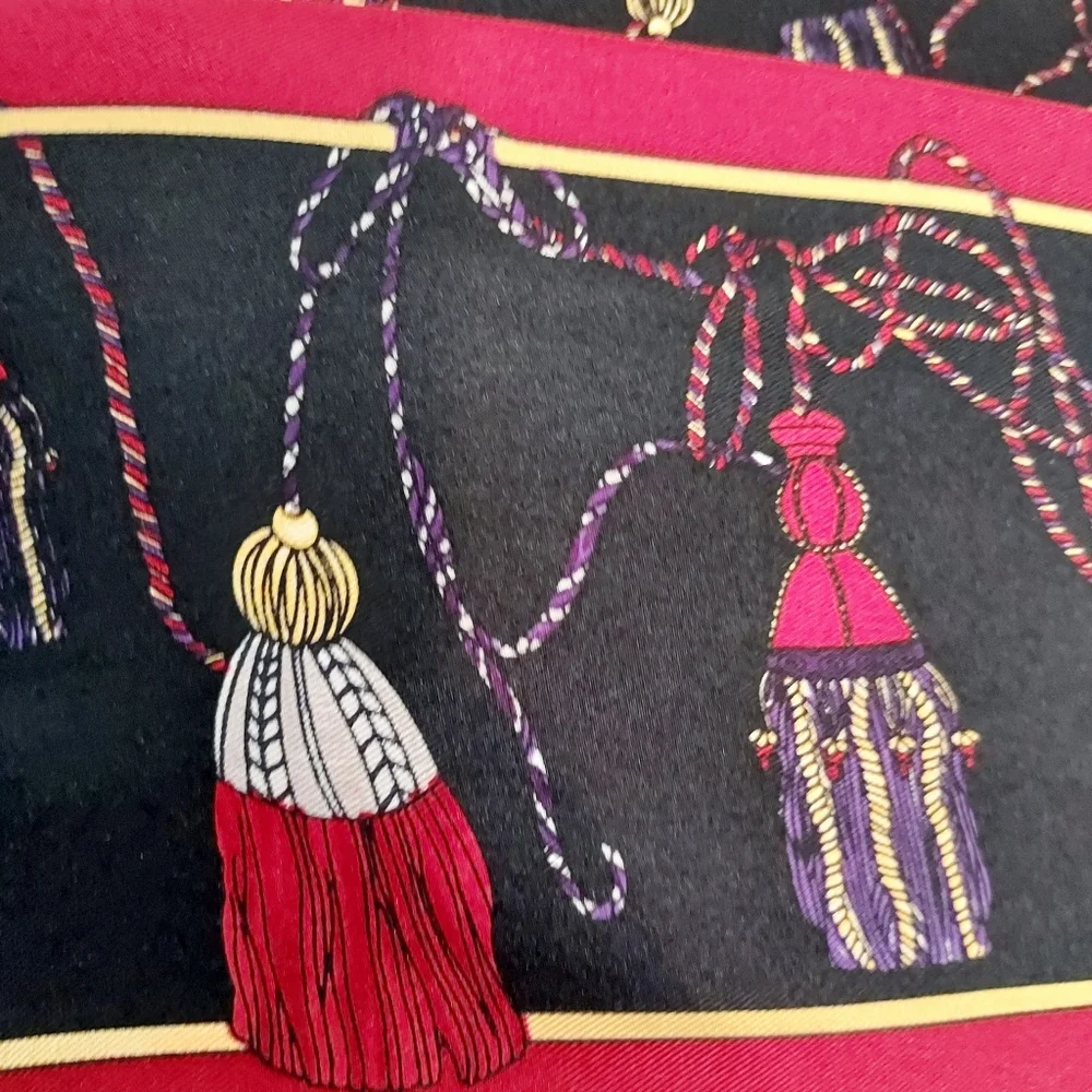 Talbots Red Tassel Print 100% Silk Scarf - Picture 4 of 6